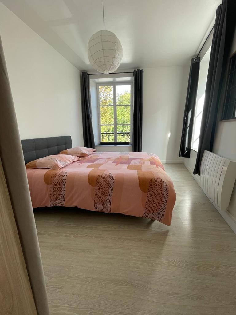 Appartement Le Petit Charcot Charleville-Mézières Exterior foto